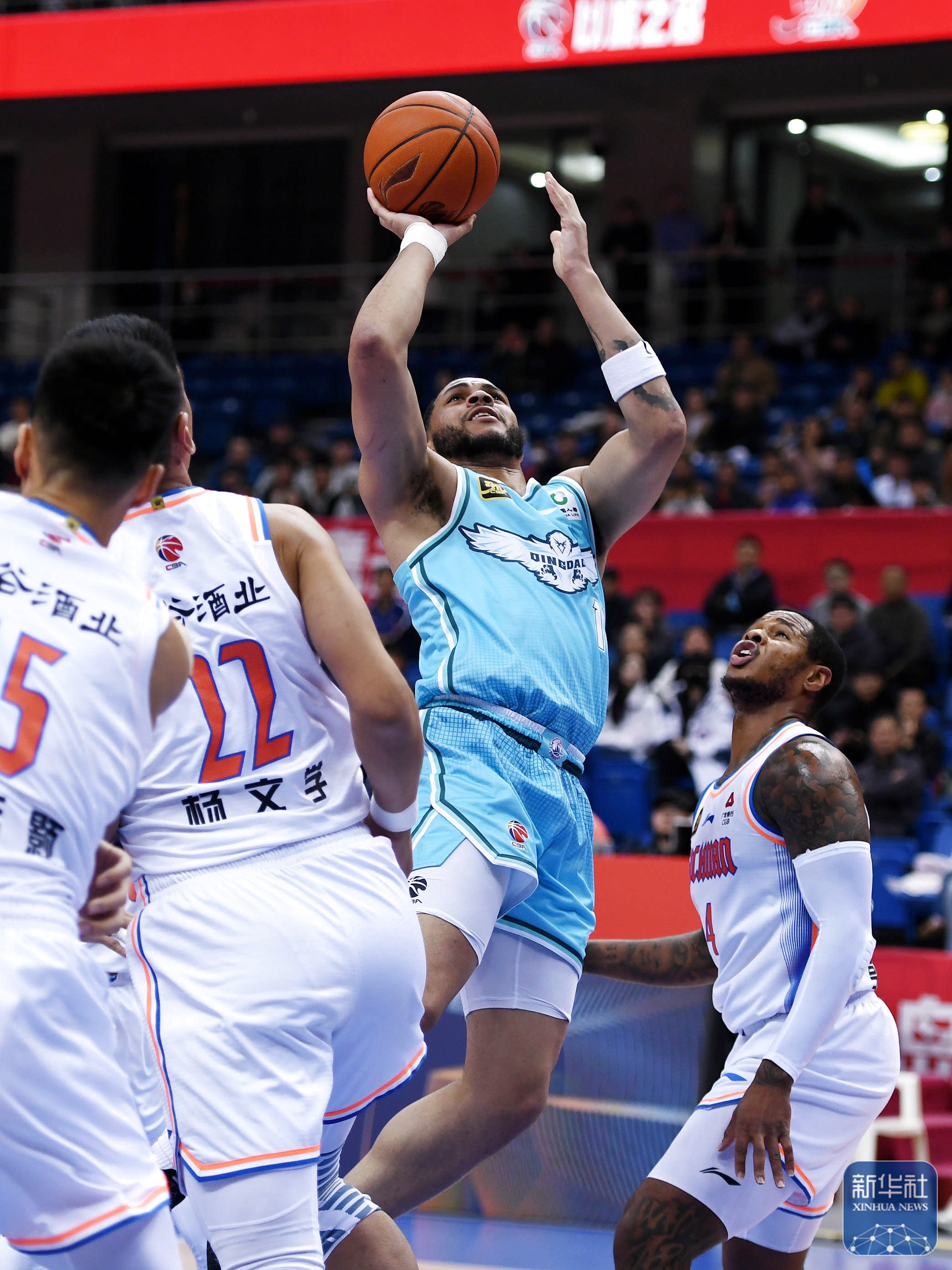 开云体育在线-青岛队完胜76人，米切尔状态火热