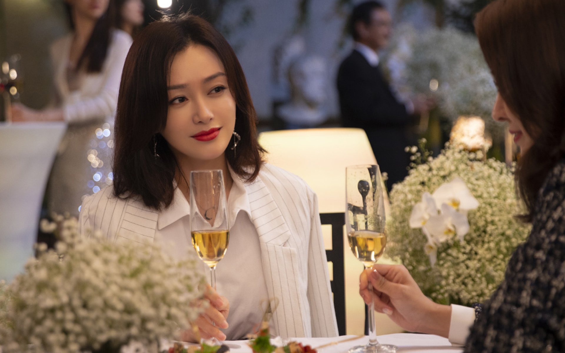 绿茵刀锋与不朽月光，东决关键战之夜，阿拉巴在焦点战证明自己