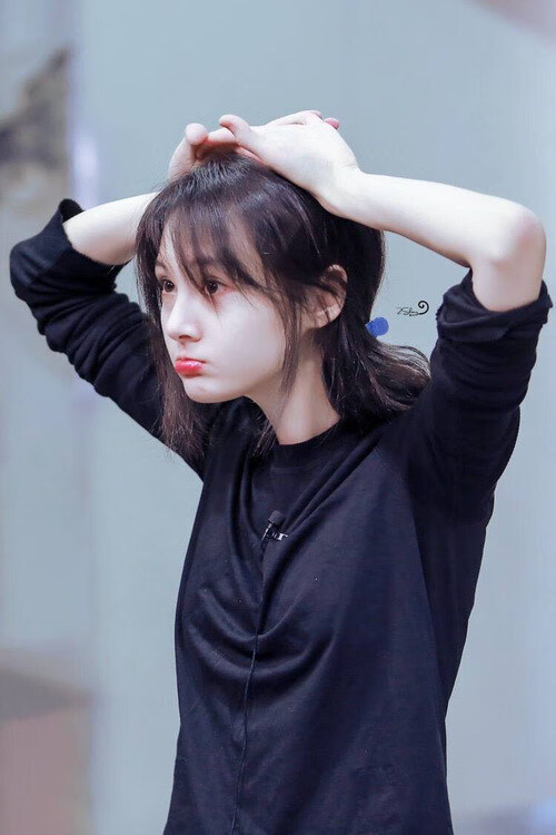 硬仗中的荣耀，乌克兰取胜几内亚与若日尼奥欧冠半决赛的统治力交响